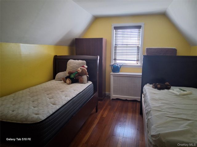 11 Purdy Court, Rockville Centre, NY 11570