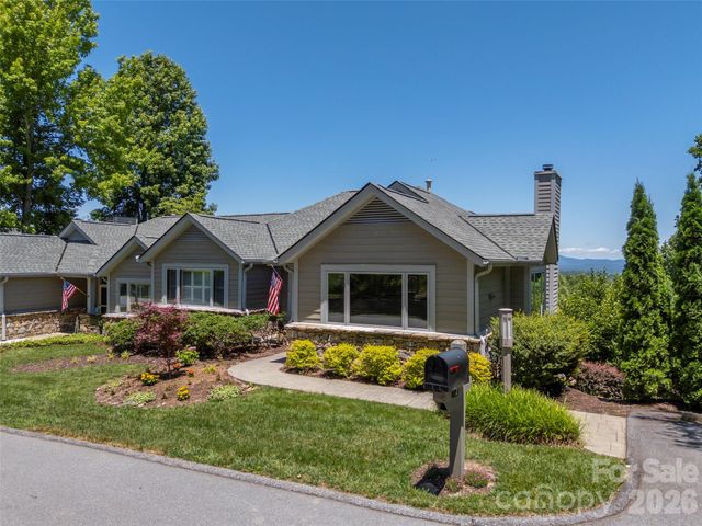2 Meadow Ridge Lane, Hendersonville, NC 28739