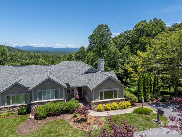 2 Meadow Ridge Lane, Hendersonville, NC 28739