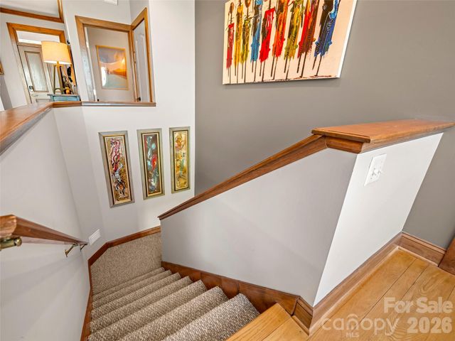 2 Meadow Ridge Lane, Hendersonville, NC 28739