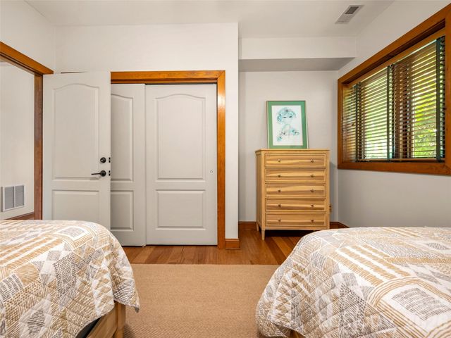 2 Meadow Ridge Lane, Hendersonville, NC 28739