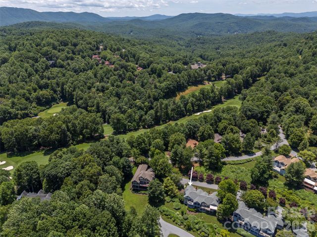 2 Meadow Ridge Lane, Hendersonville, NC 28739