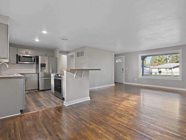 405 W Lyons Ave, Spokane, WA 99208