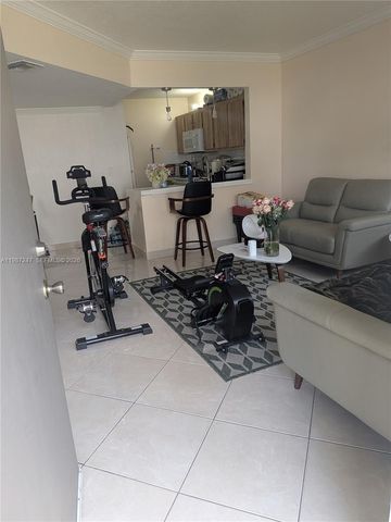 15320 SW 72 ST 14-14, Miami, FL 33193