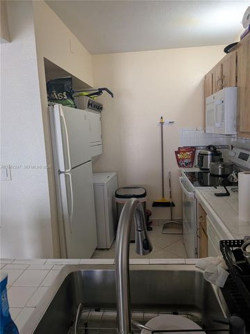 15320 SW 72 ST 14-14, Miami, FL 33193