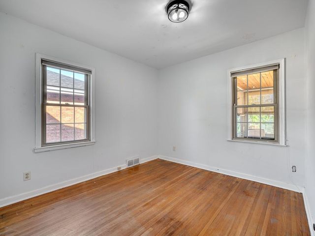 775 Wheelock Parkway E, Saint Paul, MN 55106
