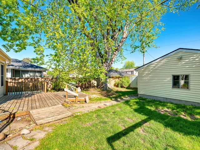775 Wheelock Parkway E, Saint Paul, MN 55106