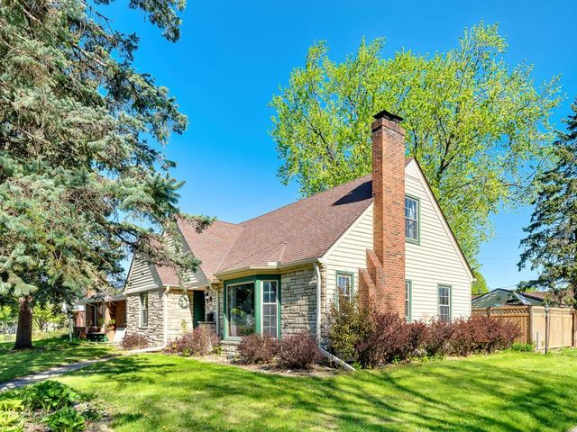 775 Wheelock Parkway E, Saint Paul, MN 55106