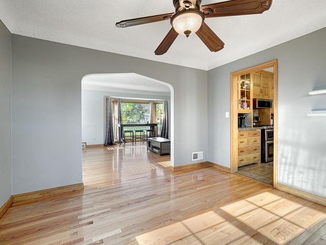 775 Wheelock Parkway E, Saint Paul, MN 55106