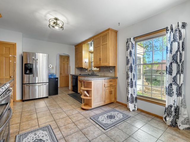 775 Wheelock Parkway E, Saint Paul, MN 55106