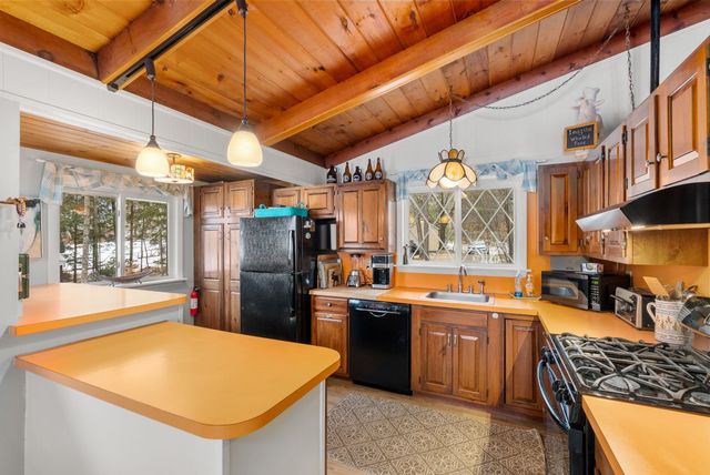 726 Pequawket Drive, Conway, NH 03818