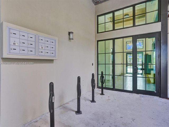 4100 SW 64th Ave 308, Davie, FL 33314