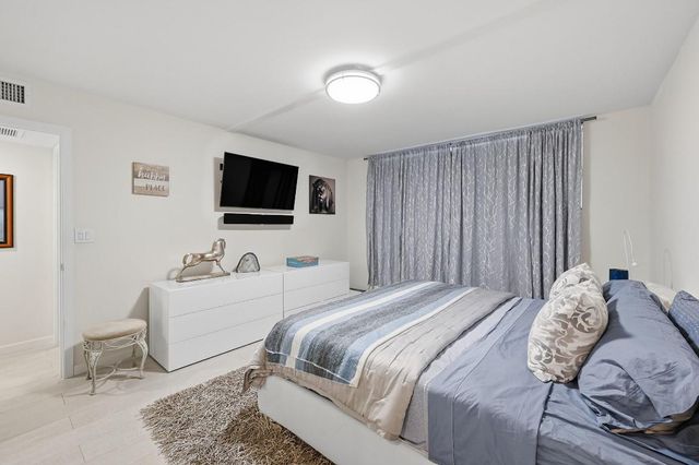 3100 NE 49th Street 206, Fort Lauderdale, FL 33308