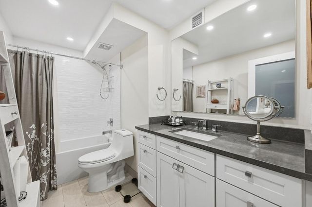 3100 NE 49th Street 206, Fort Lauderdale, FL 33308