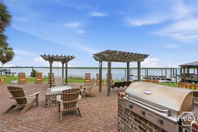 2102 River Oaks Drive, Richmond Hill, GA 31324