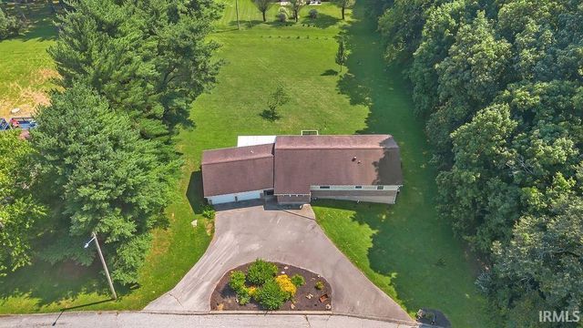 1744 Parkview Drive, Bedford, IN 47421