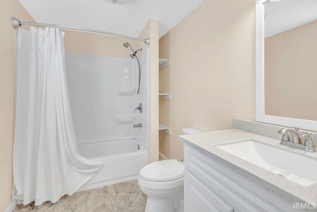 1744 Parkview Drive, Bedford, IN 47421