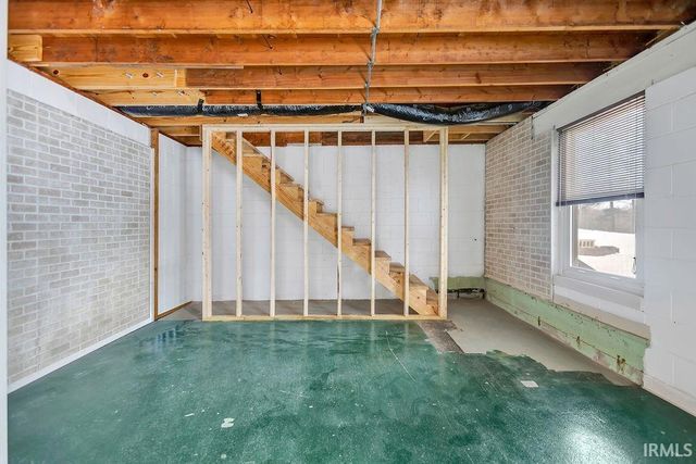 1744 Parkview Drive, Bedford, IN 47421