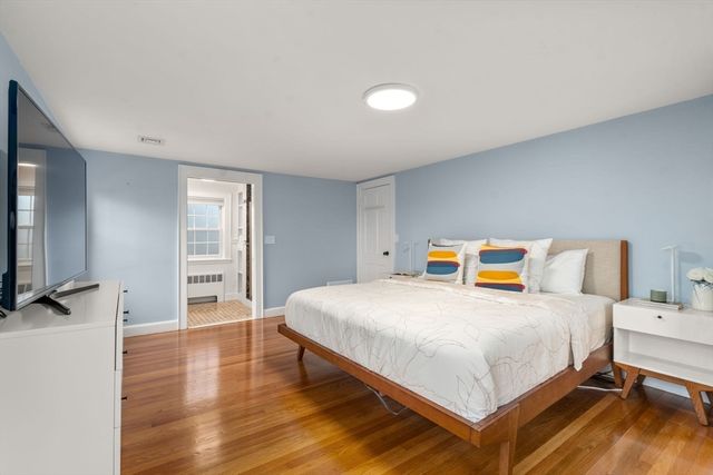 5 Summer St, Newton, MA 02464