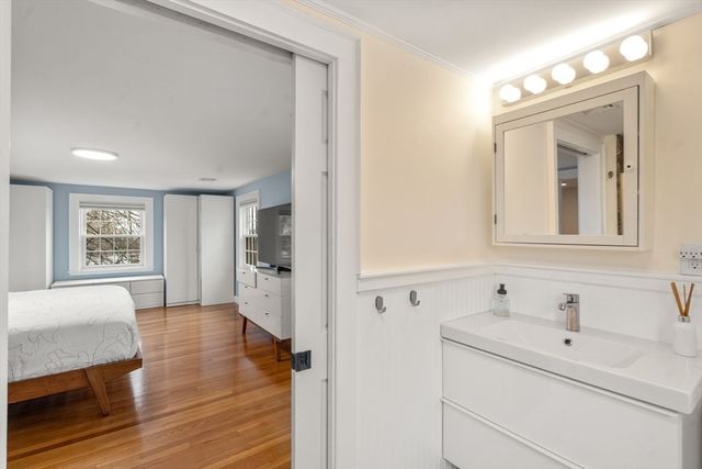 5 Summer St, Newton, MA 02464