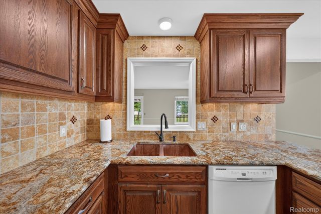 5022 Langdon Drive, Brighton Township, MI 48114