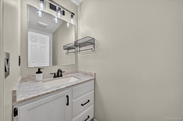 5022 Langdon Drive, Brighton Township, MI 48114