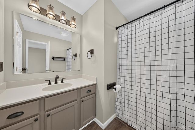 5022 Langdon Drive, Brighton Township, MI 48114