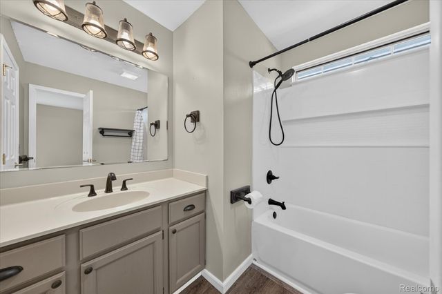 5022 Langdon Drive, Brighton Township, MI 48114