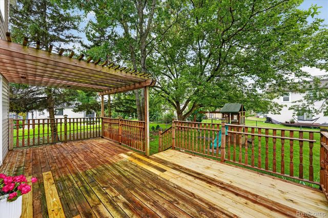 5022 Langdon Drive, Brighton Township, MI 48114
