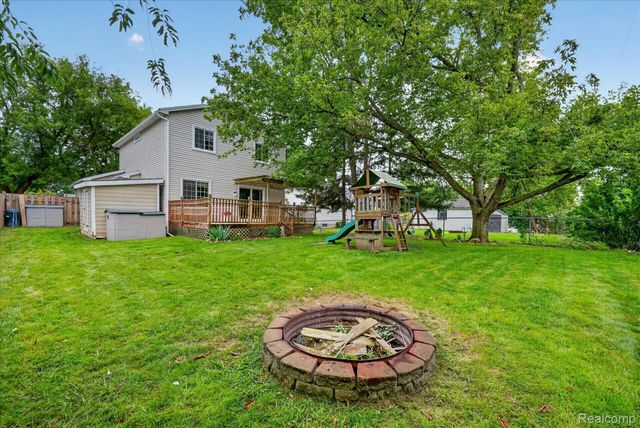5022 Langdon Drive, Brighton Township, MI 48114