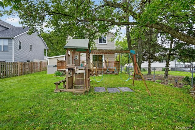 5022 Langdon Drive, Brighton Township, MI 48114