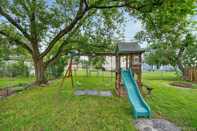 5022 Langdon Drive, Brighton Township, MI 48114