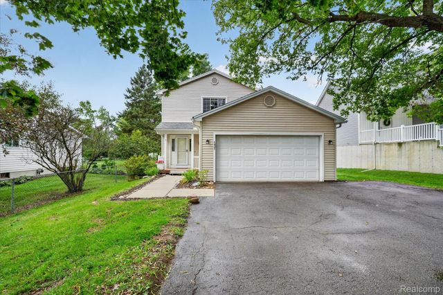 5022 Langdon Drive, Brighton Township, MI 48114