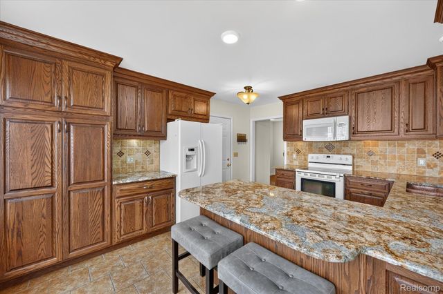 5022 Langdon Drive, Brighton Township, MI 48114