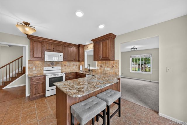 5022 Langdon Drive, Brighton Township, MI 48114