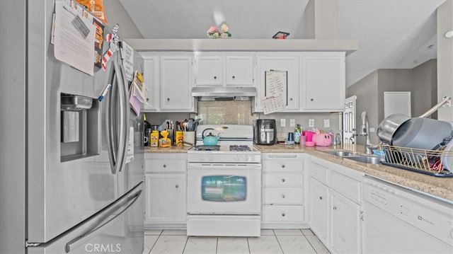 15711 Garnet, Victorville, CA 92394