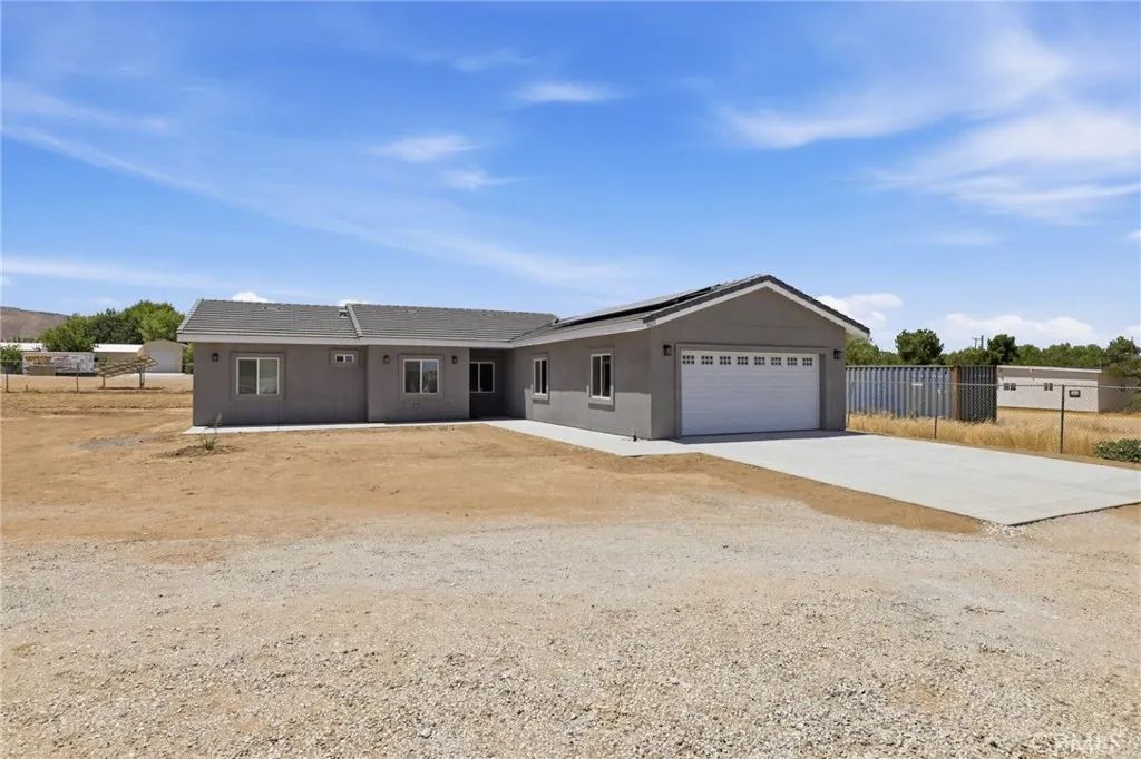 41015 W 41st west, Palmdale, CA 93551