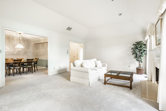 9271 Spring Lakes Drive, Indianapolis, IN 46260