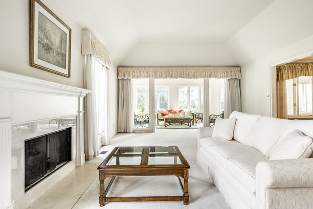 9271 Spring Lakes Drive, Indianapolis, IN 46260