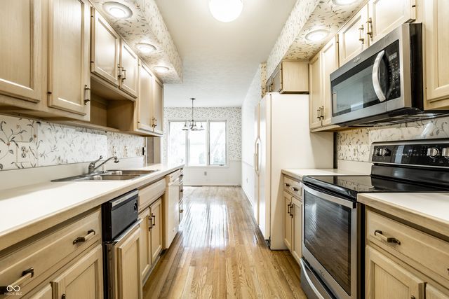 9271 Spring Lakes Drive, Indianapolis, IN 46260