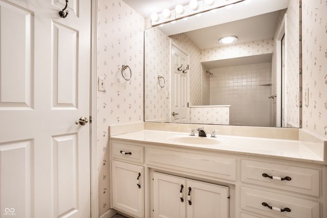 9271 Spring Lakes Drive, Indianapolis, IN 46260