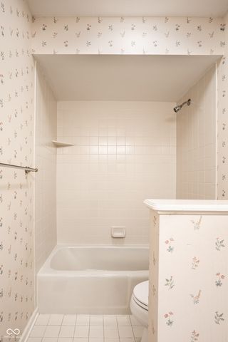 9271 Spring Lakes Drive, Indianapolis, IN 46260