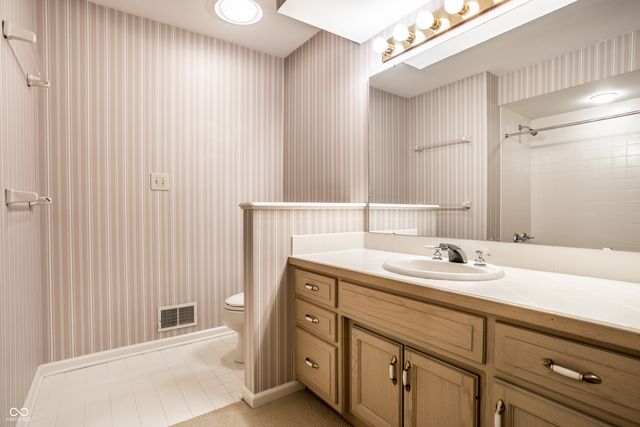 9271 Spring Lakes Drive, Indianapolis, IN 46260