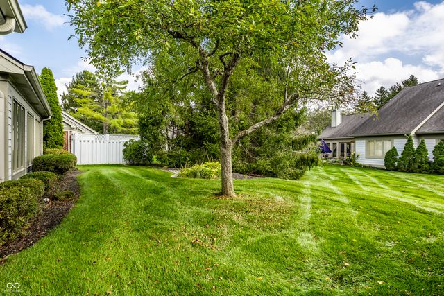 9271 Spring Lakes Drive, Indianapolis, IN 46260