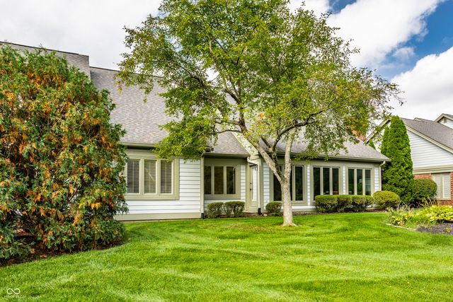 9271 Spring Lakes Drive, Indianapolis, IN 46260