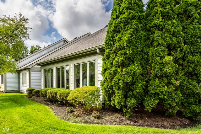 9271 Spring Lakes Drive, Indianapolis, IN 46260