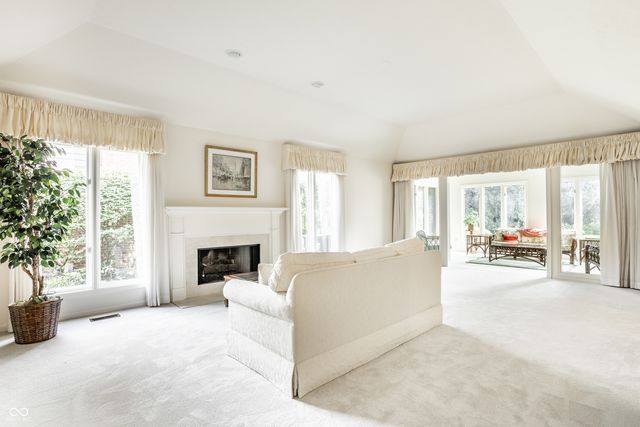 9271 Spring Lakes Drive, Indianapolis, IN 46260