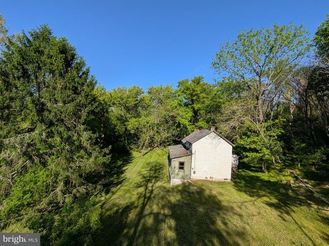 189 PIEDMONT ORCHARD RD, Linden, VA 22642