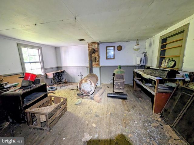 189 PIEDMONT ORCHARD RD, Linden, VA 22642