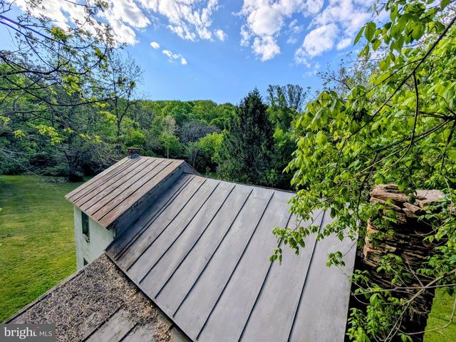 189 PIEDMONT ORCHARD RD, Linden, VA 22642